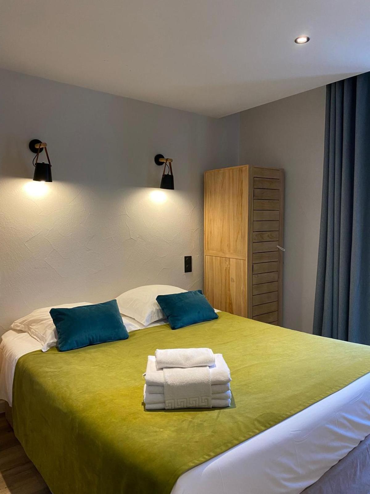 Hotel Et Appart'Hotel De L'Hermitage Thônes Екстериор снимка
